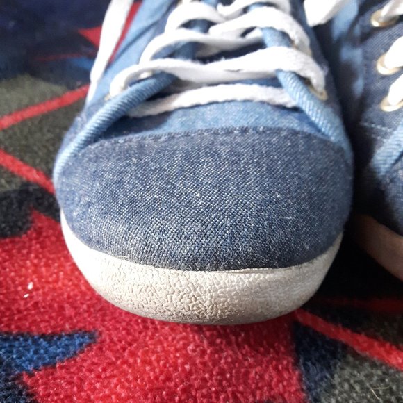 🌸 3 for $20 🌸 Avon Canvas Shoes - Picture 5 of 5